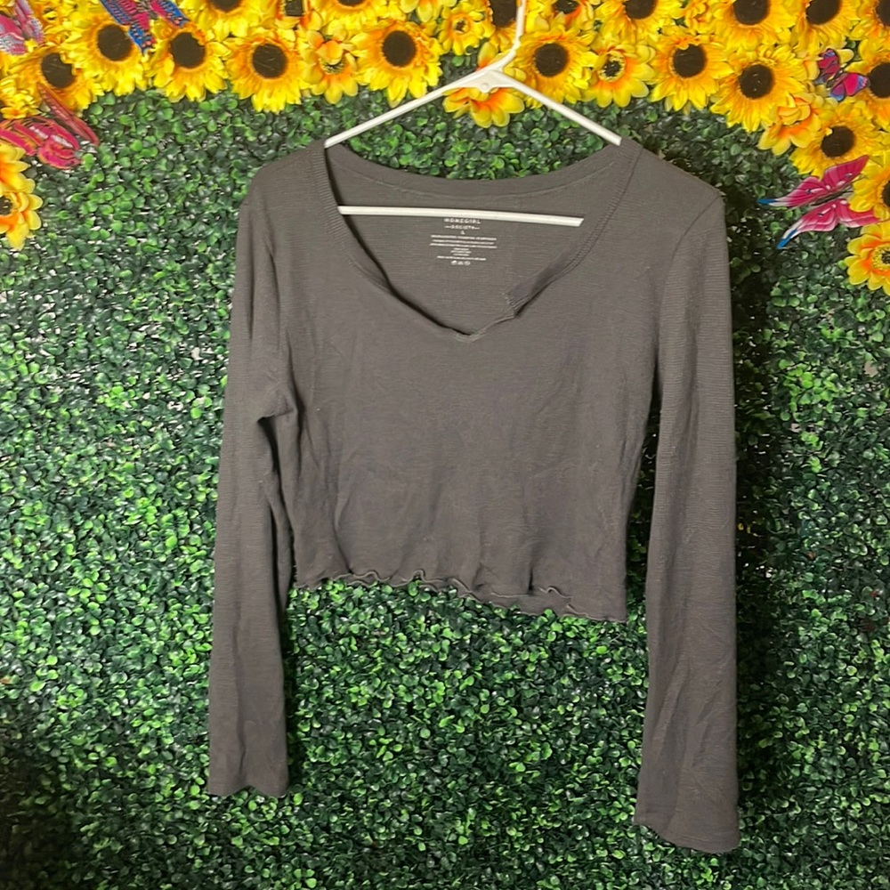 Long sleeve grey shirt